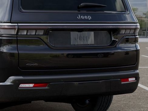 New 2026 Jeep Grand Wagoneer 4WD image 13