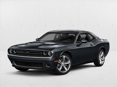 Used 2017 Dodge Challenger SXT RWD image 1