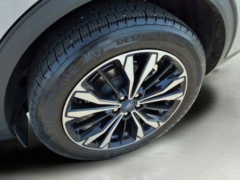 Used 2022 Ford Escape SE w/ SE Sport Appearance Package FWD image 8