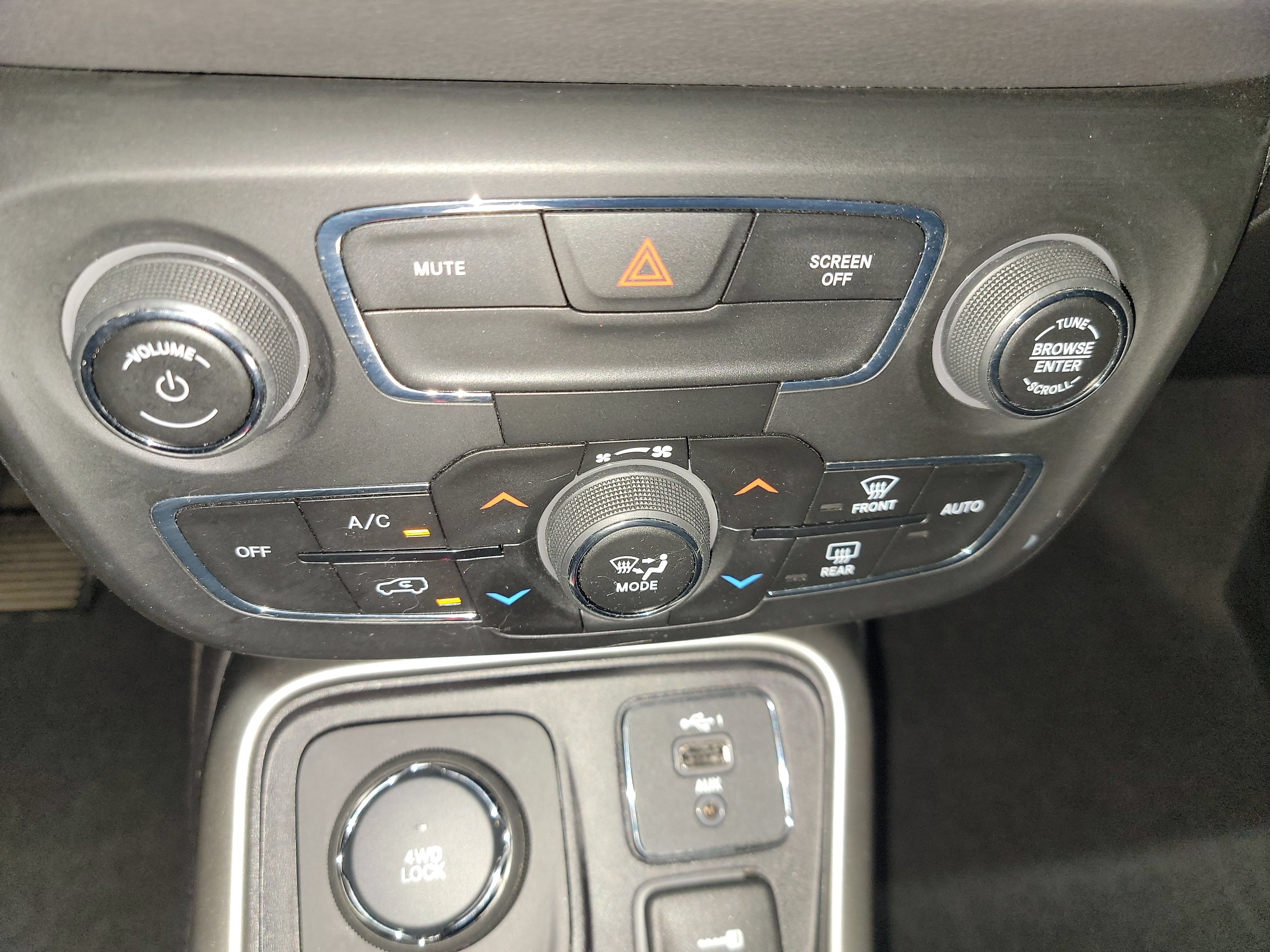 Used 2021 Jeep Compass Latitude w/ Convenience Group AWD/4WD image 21