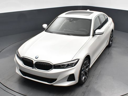 Used 2026 BMW 330i xDrive Sedan AWD/4WD image 18