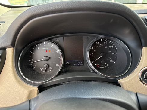 Used 2018 Nissan Rogue SL image 5