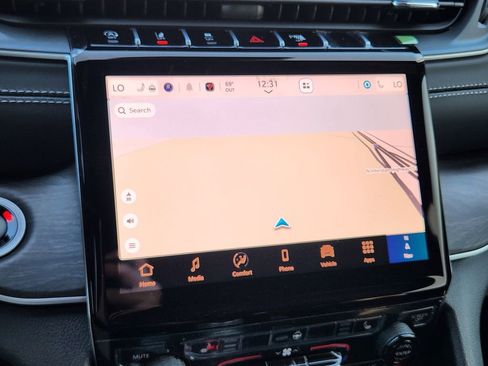 New 2025 Jeep Grand Cherokee L Limited image 12