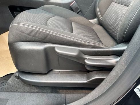 Used 2024 GMC Terrain SLE w/ Elevation Edition FWD image 11