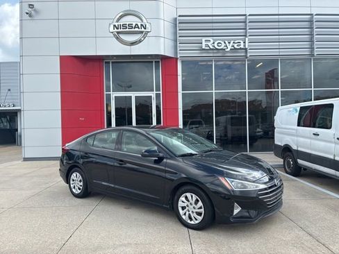 Used 2020 Hyundai Elantra SE FWD image 1