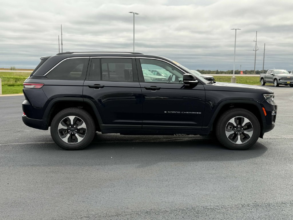 Used 2024 Jeep Grand Cherokee Limited 4xe AWD/4WD image 6