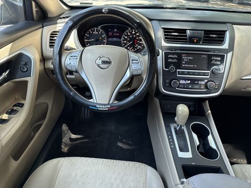 Used 2017 Nissan Altima 2.5 SV FWD image 11