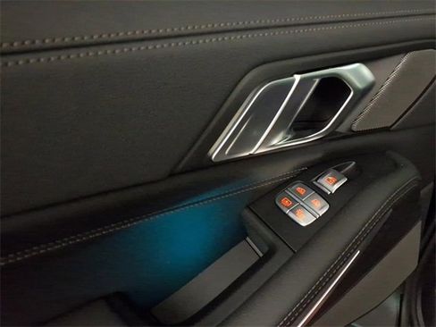 Certified 2022 BMW X7 xDrive40i w/ Premium Package image 18