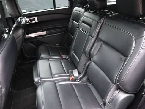 Used 2021 Ford Explorer XLT w/ Equipment Group 202A AWD/4WD image 16