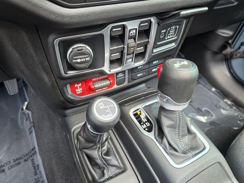 New 2025 Jeep Wrangler Willys AWD/4WD image 27