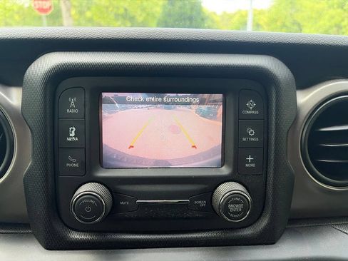 Used 2020 Jeep Wrangler Unlimited Sport AWD/4WD image 6