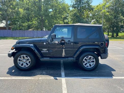 Used 2013 Jeep Wrangler Sahara w/ Dual Top Group AWD/4WD image 4