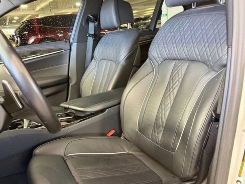 Certified 2023 BMW M550i xDrive w/ Executive Package AWD/4WD image 10