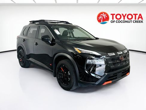Used 2026 Nissan Rogue SV AWD/4WD image 1