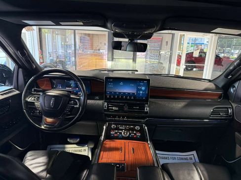 Used 2024 Lincoln Navigator L Reserve AWD/4WD image 25