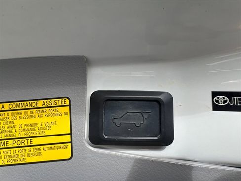 Used 2010 Toyota Highlander Limited image 43