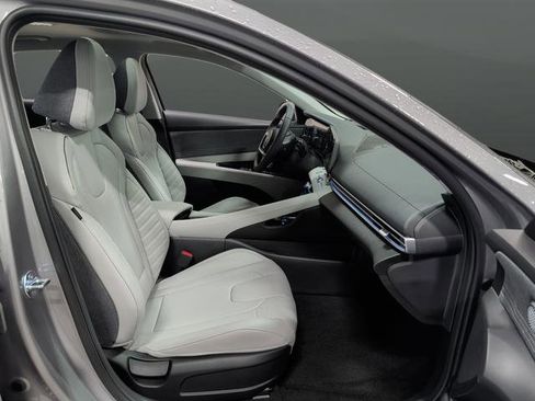 New 2026 Hyundai Elantra Limited FWD image 32