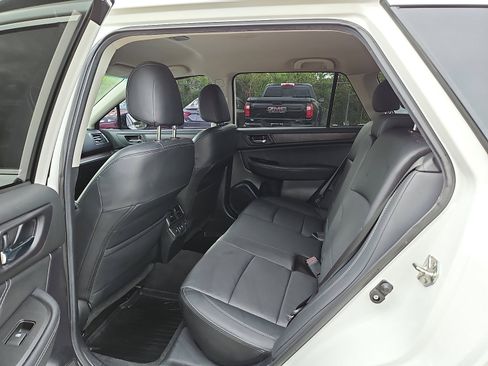 Used 2019 Subaru Outback 2.5i Limited w/ Protection Package #1 AWD/4WD image 10