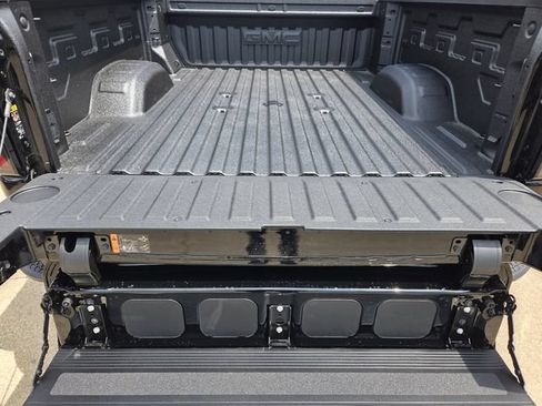 New 2026 GMC Sierra 2500 AT4 w/ AT4 Premium Plus Package AWD/4WD image 23