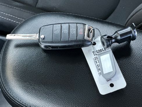Used 2016 Kia Soul FWD image 29