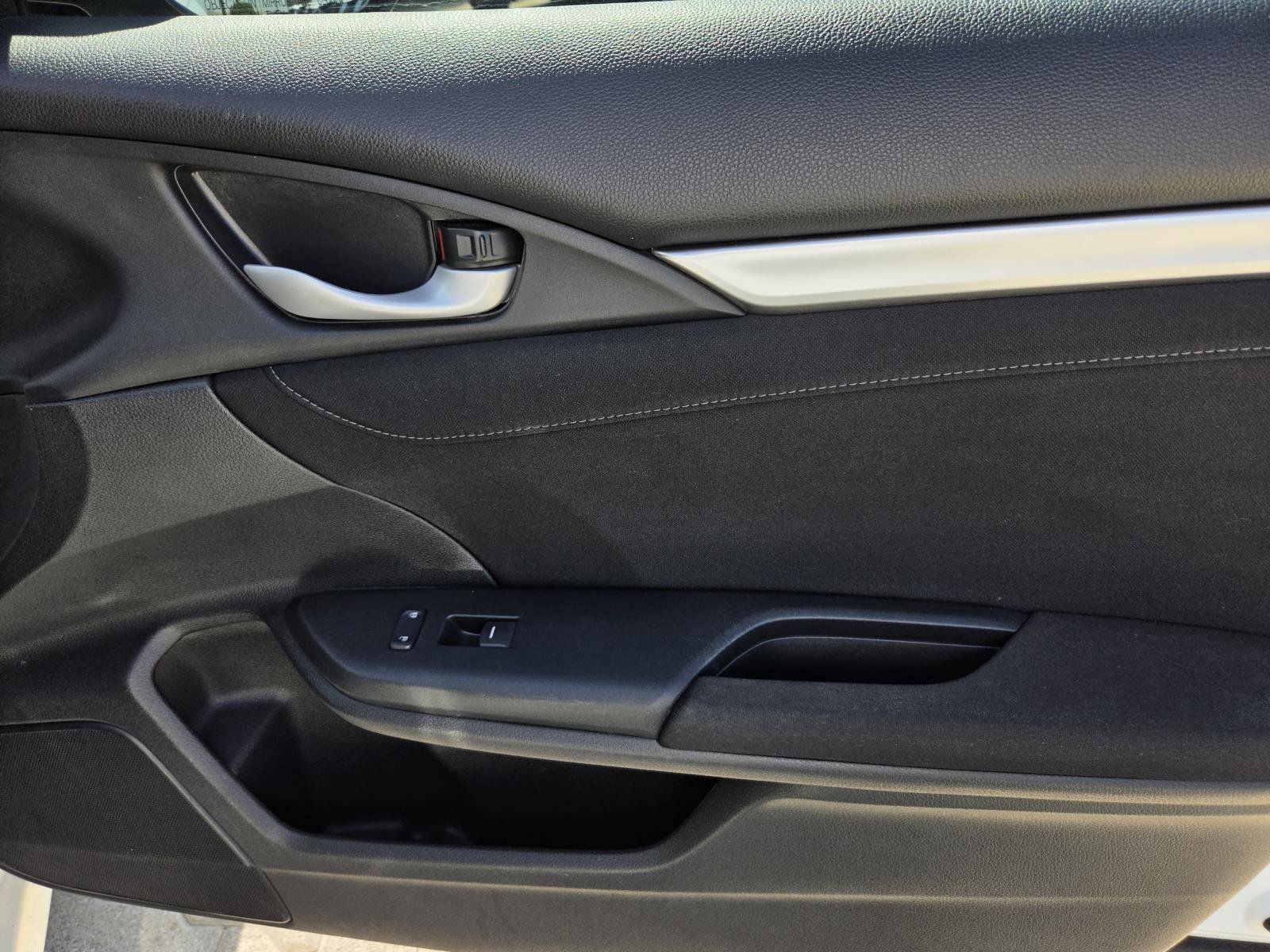 Used 2017 Honda Civic EX image 6
