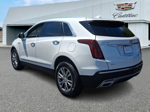 Certified 2022 Cadillac XT5 Premium Luxury AWD/4WD image 3