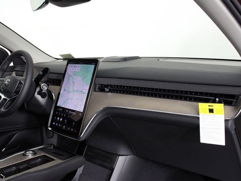 New 2025 Volvo EX90 Ultra w/ Protection Package Premier image 9