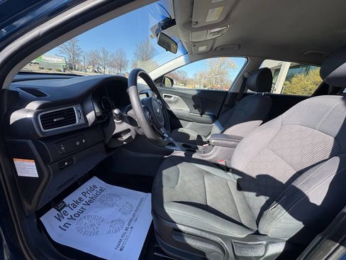Used 2018 Kia Niro LX FWD image 19
