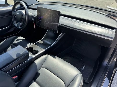 Used 2019 Tesla Model 3 Standard Range Plus image 5