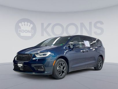 Used 2022 Chrysler Pacifica Limited w/ S Appearance Package
