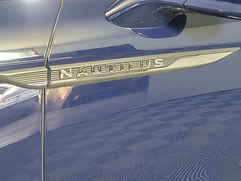 Used 2019 Lincoln Nautilus Reserve image 6