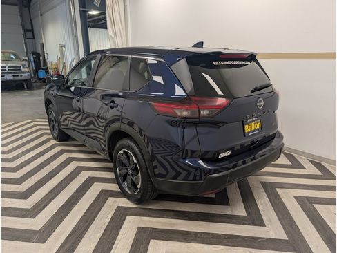 Used 2025 Nissan Rogue SV AWD/4WD image 23