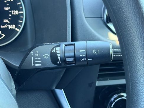 Used 2025 Nissan Rogue S AWD/4WD image 22