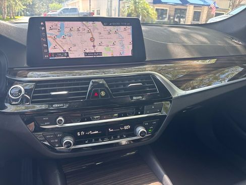 Used 2019 BMW 530i RWD image 15