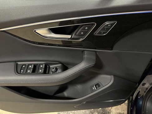 Used 2025 Audi Q7 3.0T Prestige w/ Prestige Package image 24