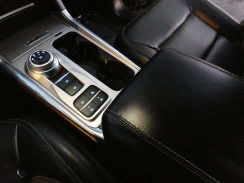 Used 2020 Ford Explorer XLT w/ Equipment Group 202A image 67