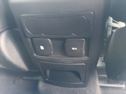 Used 2023 Ford Explorer XLT w/ Equipment Group 202A AWD/4WD image 35