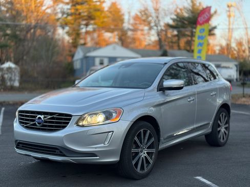 Used 2017 Volvo XC60 T6 Inscription w/ Climate Package image 1