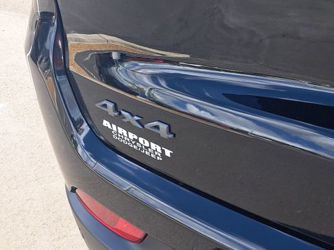 Used 2022 Jeep Compass Trailhawk w/ Trailhawk Elite Group image 8