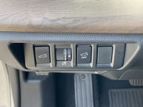 Certified 2025 Subaru Outback Limited AWD/4WD image 14