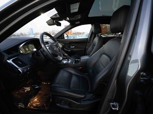 Used 2020 Jaguar E-PACE SE image 9