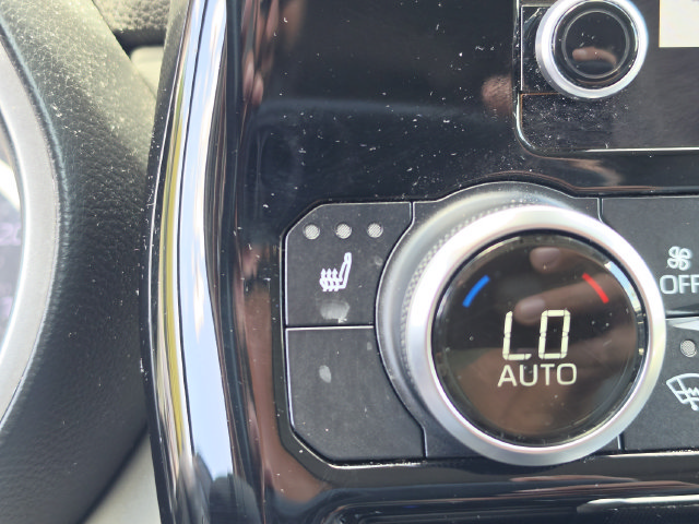 Used 2023 Toyota Highlander XLE AWD/4WD image 37