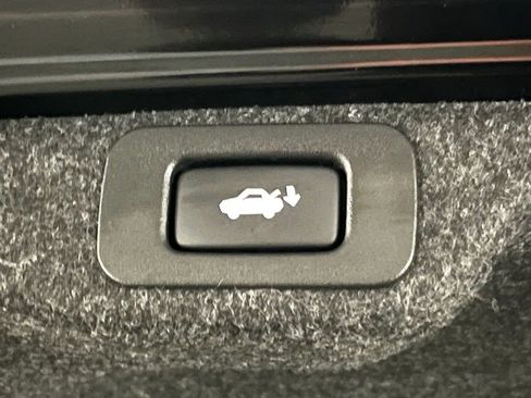 Used 2018 Lexus ES 350 w/ Luxury Package w/Wood Trim image 35