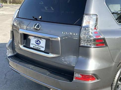 Used 2020 Lexus GX 460 Luxury w/ Accessory Package image 12
