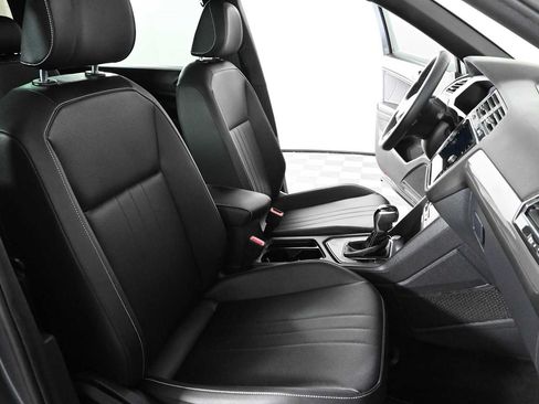 Certified 2023 Volkswagen Tiguan SE R-Line FWD image 9