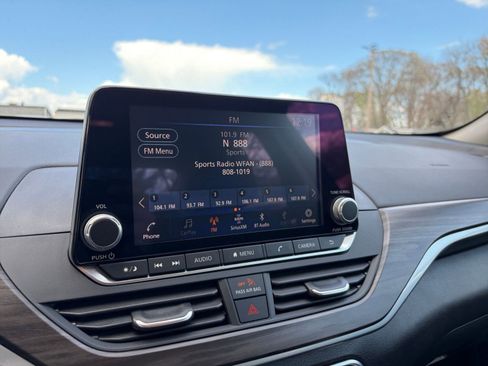 Used 2025 Nissan Altima 2.5 SV image 20