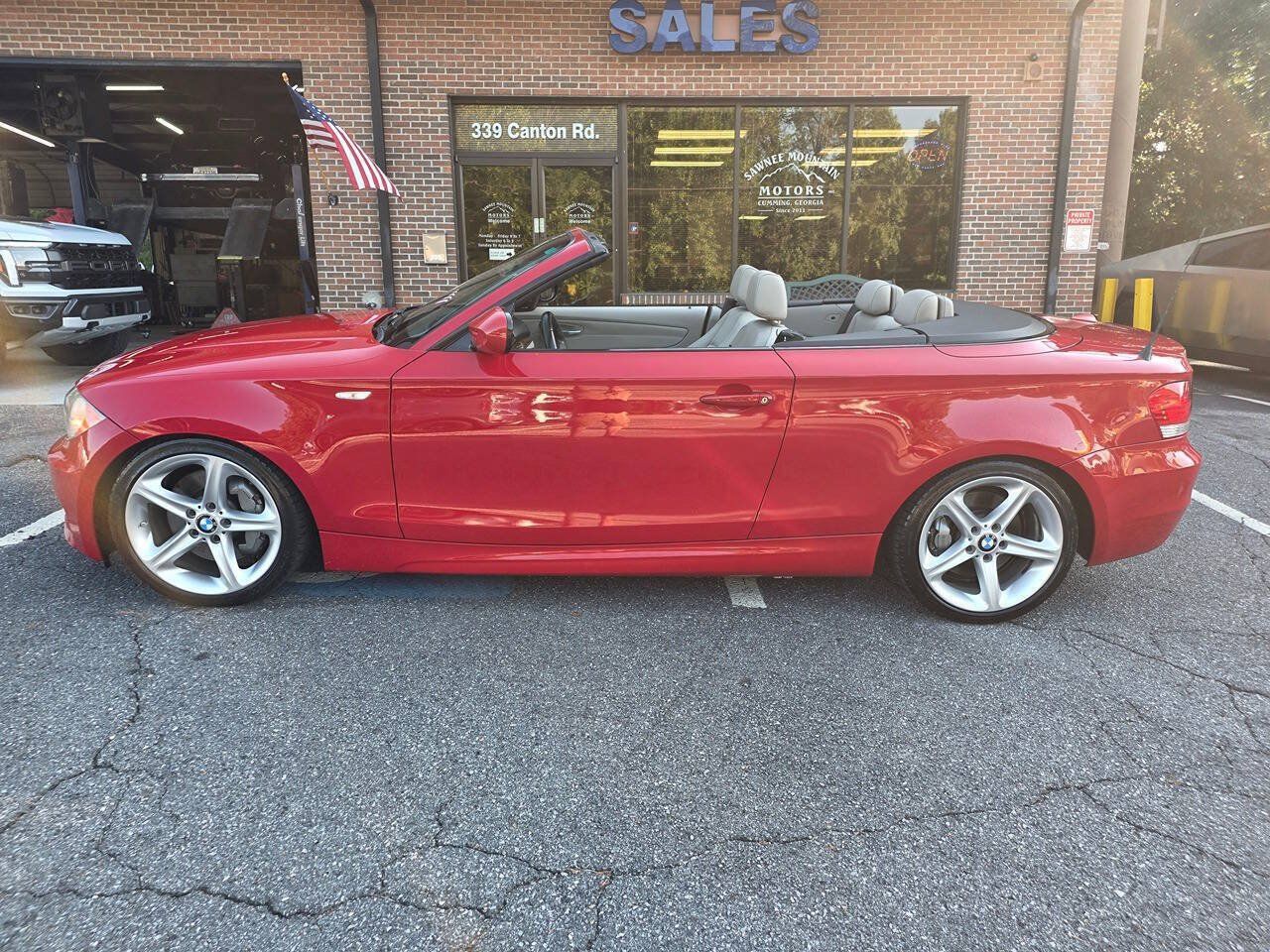 Used 2011 BMW 135i Convertible RWD image 4