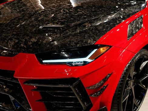 Used 2023 Lamborghini Urus Performante AWD/4WD image 6