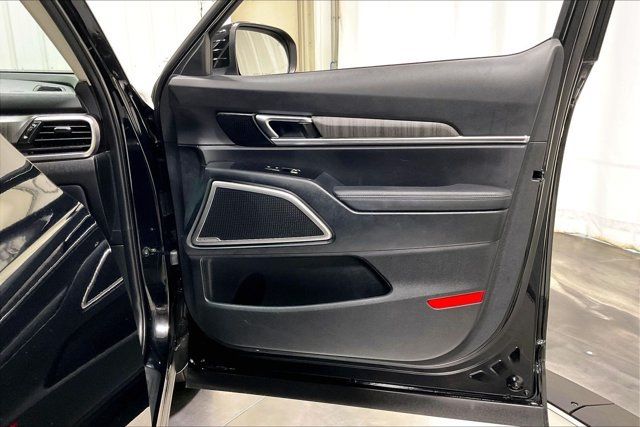 Used 2024 Kia Telluride EX w/ EX Captain's Chair Package AWD/4WD image 24