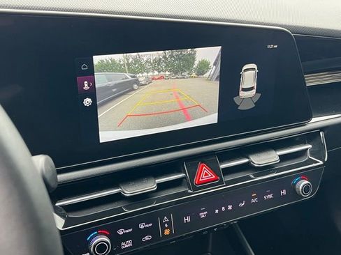 Certified 2023 Kia Niro EX image 24